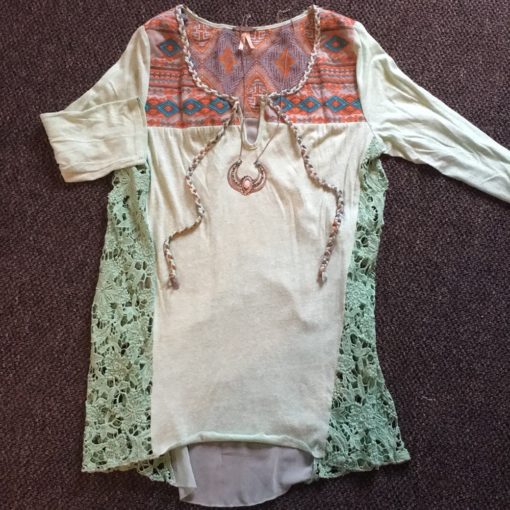 Gimmicks tunic
